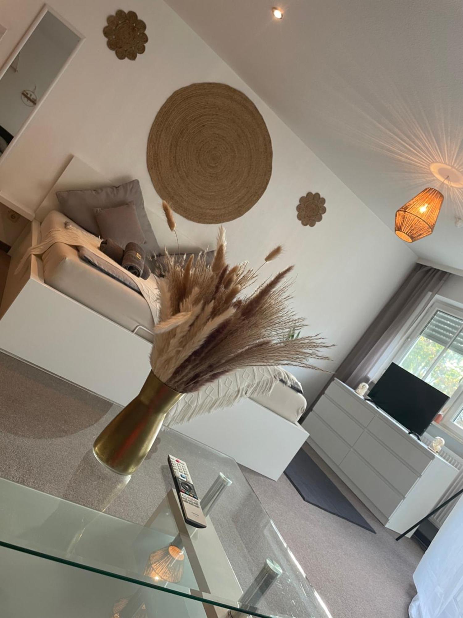 Kingsize Bett Boho Apartment Mit Tiefgarage Naehe Salzburg فريلاسنغ المظهر الخارجي الصورة