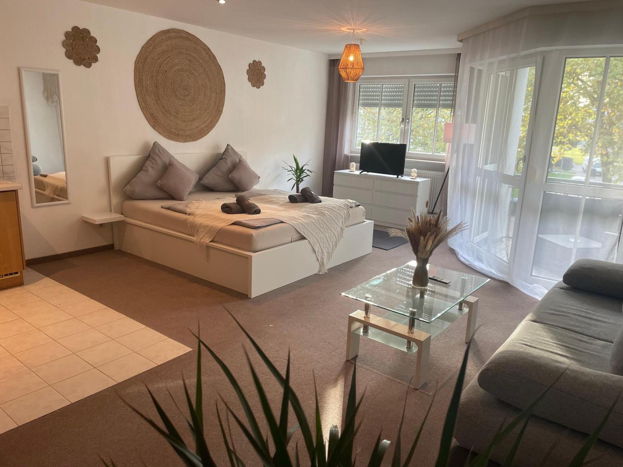 Kingsize Bett Boho Apartment Mit Tiefgarage Naehe Salzburg فريلاسنغ المظهر الخارجي الصورة