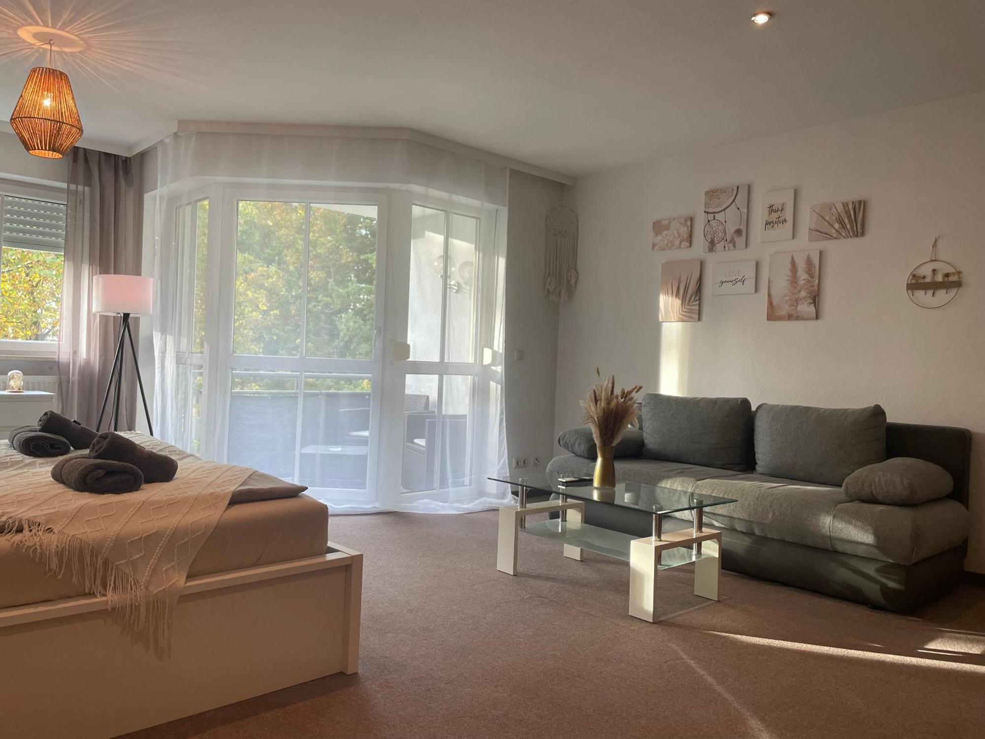 Kingsize Bett Boho Apartment Mit Tiefgarage Naehe Salzburg فريلاسنغ المظهر الخارجي الصورة